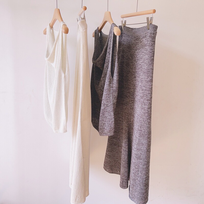 Mulberry Silk and Washi Yarn! Designer-Inspired Drape-Neck Knit Top with a Fragmented Fishtail Long Knit Skirt Mulberry Silk and Washi Yarn! Designer-Inspired Drape-Neck Knit Top with a Fragmented Fishtail Long Knit Skirt