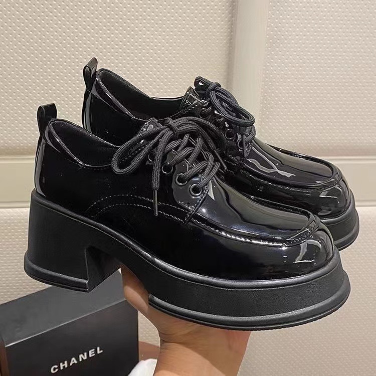 Women's black high-heeled leather shoes, 2026 autumn and winter new model, chunky heel, thick sole, non-slip, casual loafers, lace-up single shoes