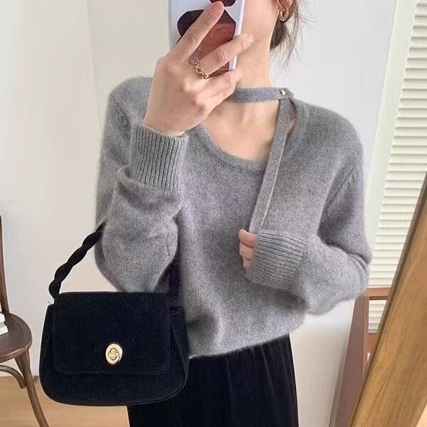 Beige halter neck sweater with ribbon design, round neck, thick knit, base layer top for women, 2026 spring/autumn short top