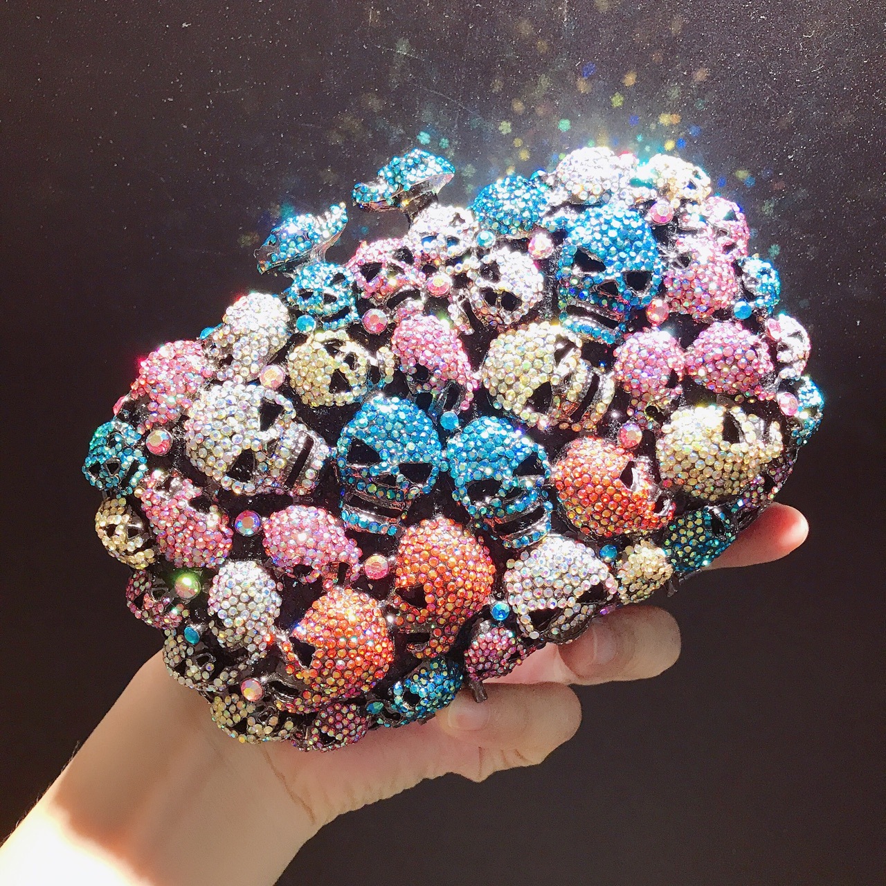 Túi clutch nữ đính đá pha lê họa tiết đầu lâu ma, phong cách Âu Mỹ, kích thước 15×9.5×4.5 cm — Màu đen