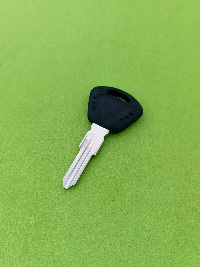 Suitable for Triumph Motorcycle Keys, Universal for Triumph 004 Left Dual, Rocket T100/800/900
