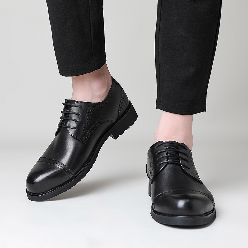 Primera capa de piel de vaca de la primavera de los hombres zapatos de cuero casual de negocios de cuero genuino de fondo suave estilo británico ropa formal brogue tallado zapatos de los hombres