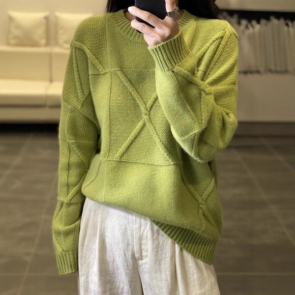 Woolen base body-friendly demi-season set with a round collar