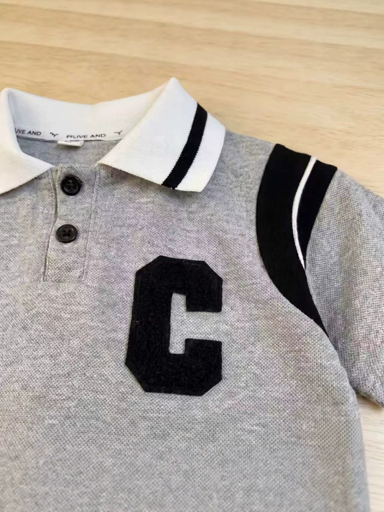 Niños de verano con la solapa letras camisa de manga corta + pantalones cortos dos piezas de moda moda ropa deportiva infantil al por mayor