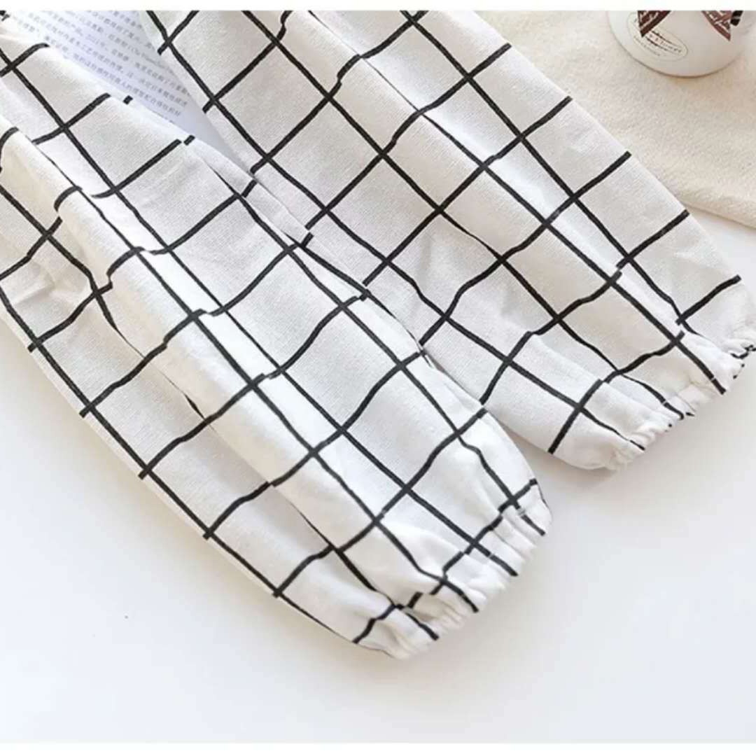 흰색 격자 무늬