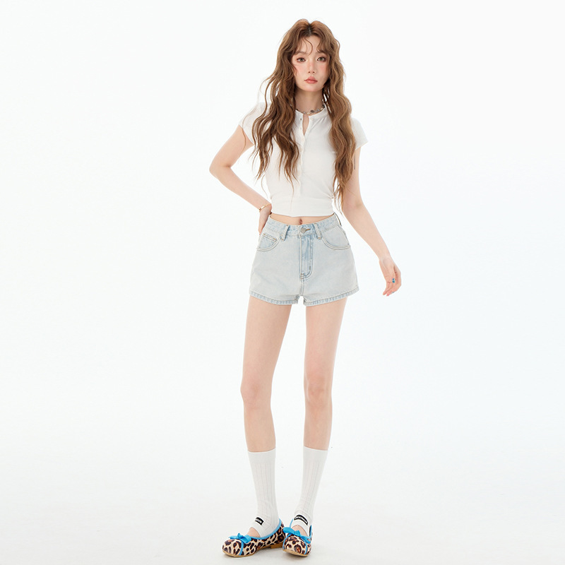 Light Blue Denim Shorts, New Summer 2025 Low-Rise A-Line Hot Girl Style, Leg-Lengthening, Versatile Ultra-Short Hot Pants