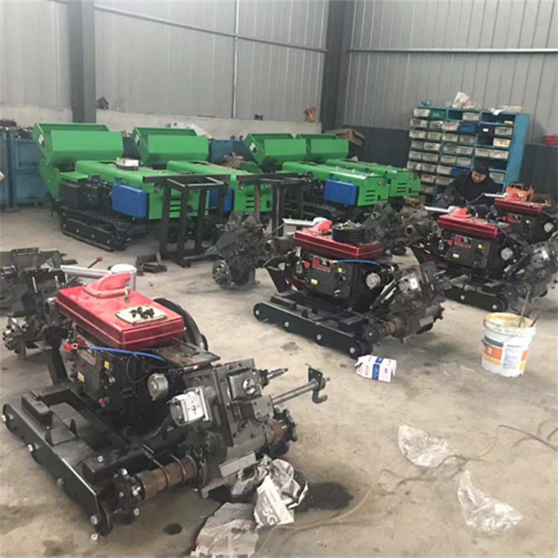 重庆坦克式果树开沟施肥机 履带自走开沟机 果园施肥开沟除草机
