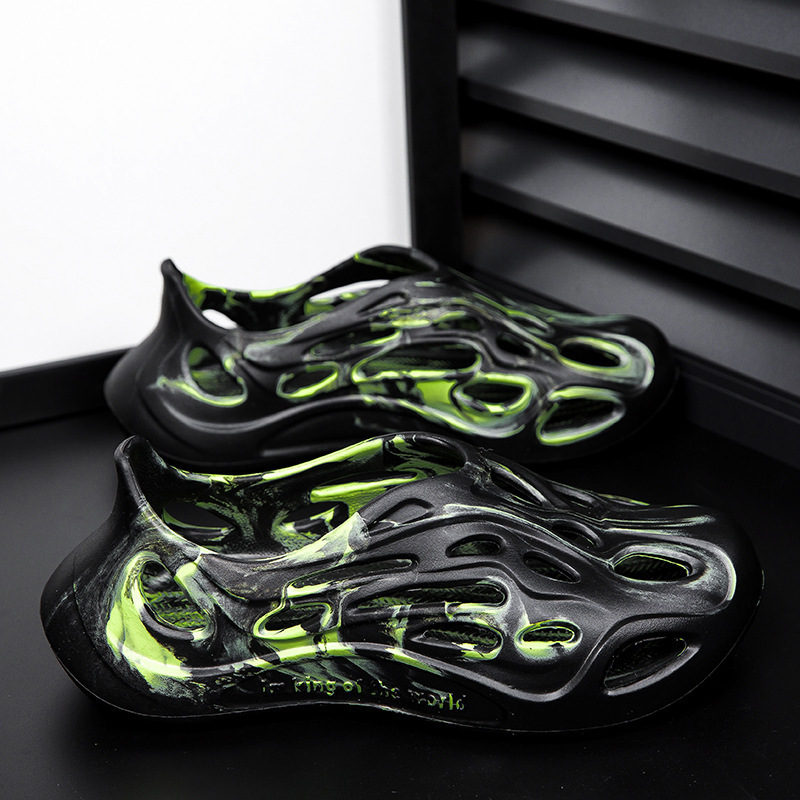 Una pieza de zapatos de agujero para hombres 2024 verano nuevo eva pedalear sensación ligera antideslizante sandalias de playa