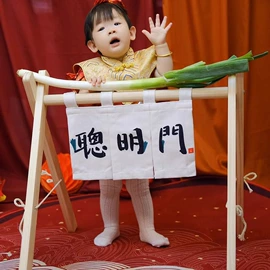 气球;场地布置道具;拉花、彩带