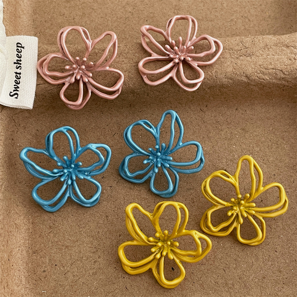 9g Weight 925 Sterling Silver Ear Needle Material Ear Studs Classification 1 Pair Quantity Holiday, Daily Occasion Alloy Material Flower Pattern All Seasons Season Women's Gender Elegant, Vintage Style, Sweet Style 1 Pair Elegant Vintage Style Sweet Flower Alloy Ear Studs 9