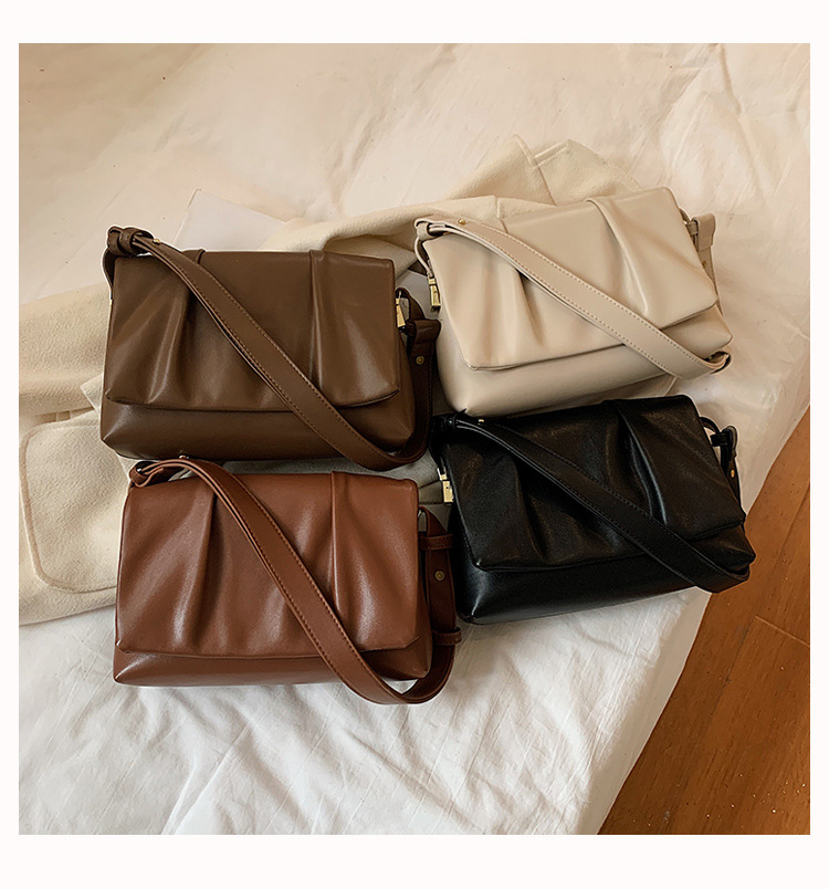 Retro Small Bag 2021 New Trend Simple Fashion Solid Color Messenger Bag Autumn One-shoulder Armpit Small Square Bag display picture 2