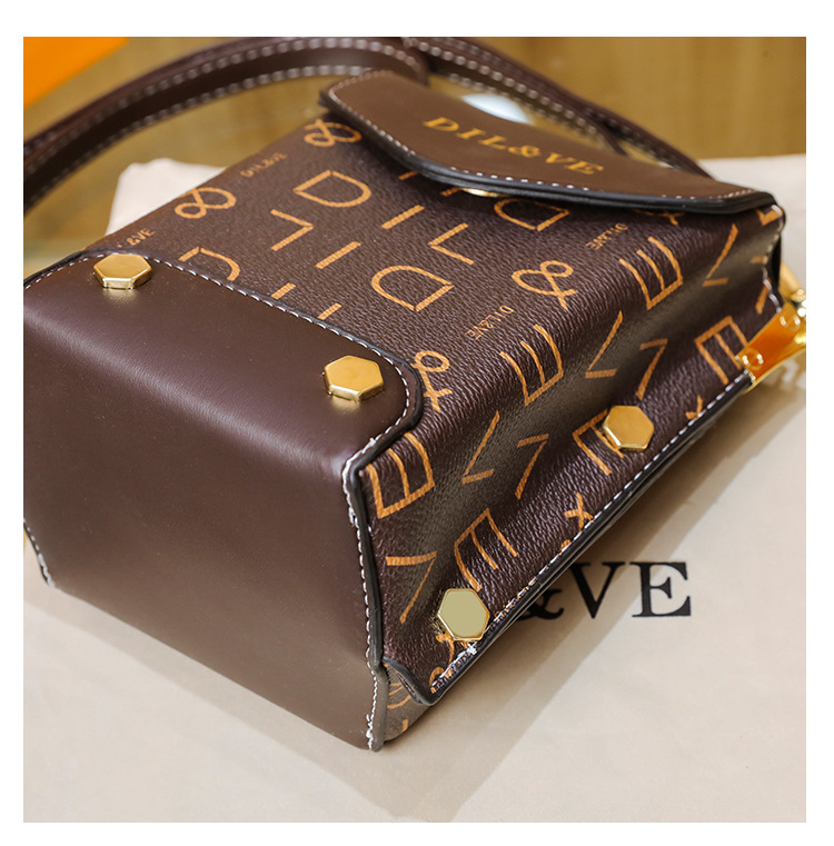 Piccola borsa a tracolla quadrata da donna borsa a spalla alla moda_voghion.com