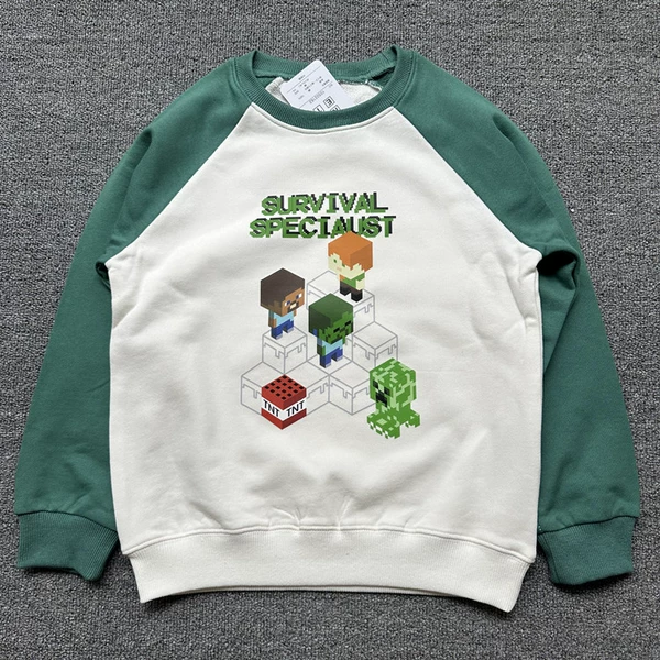 Green sleeves and white body 4