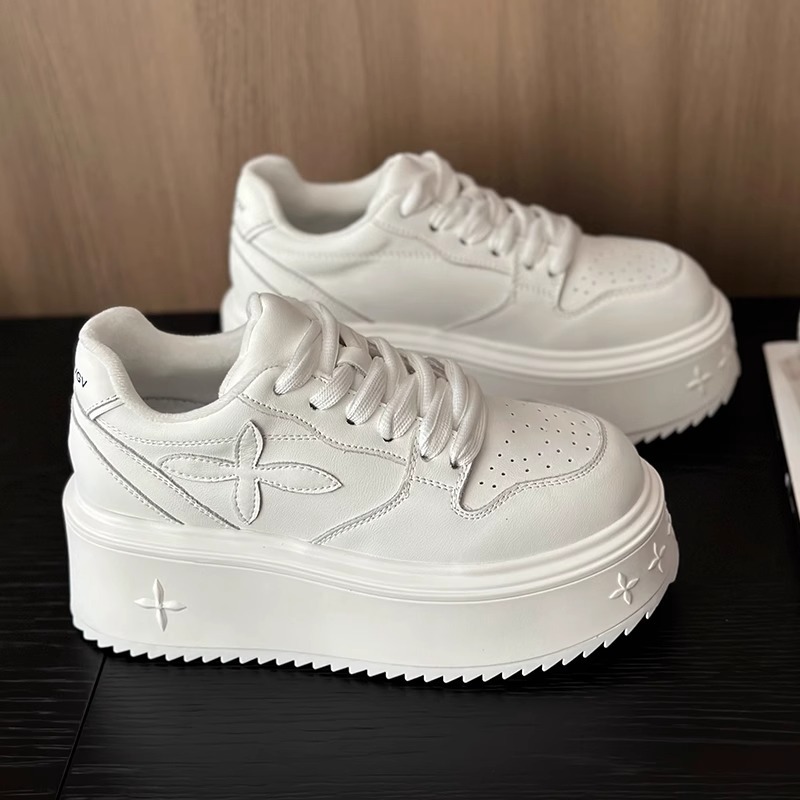 Zhao LuSi con el mismo aumento de altura de zapatos blancos universales para mujeres de alto valor facial estilo de campus de cuatro hojas de cordón de grasa zapatos casuales de suela gruesa
