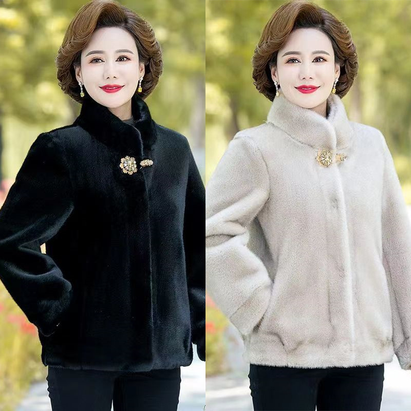 秋冬季新款水貂海宁皮草外套皮毛一体短款貂皮大衣女中老年妈妈装