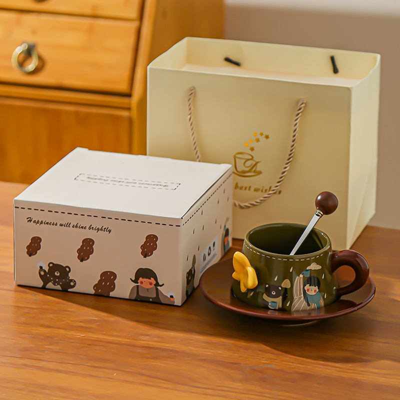 Tazas de café muy bonitas retro relieve mariposa taza de latte taza de café conjunto de platos para las chicas regalos