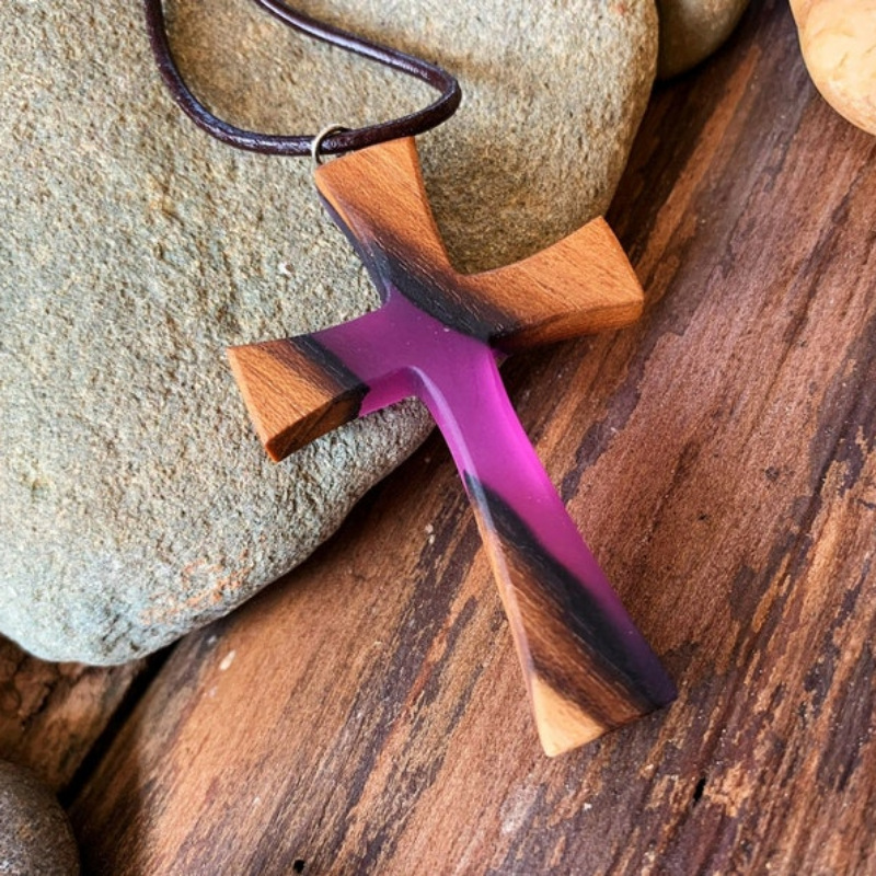 十字架树脂夜光吊坠发光项链个性纯手工情侣男女生日礼物