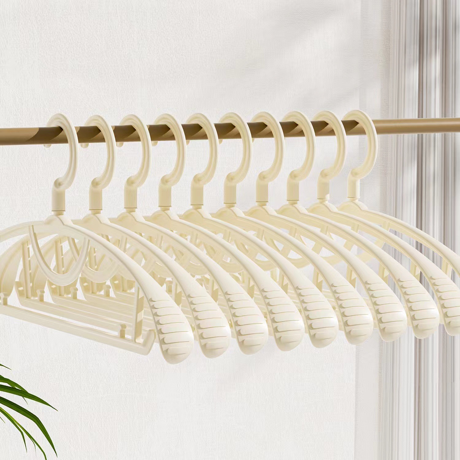 크림화이트 옷걸이 70g