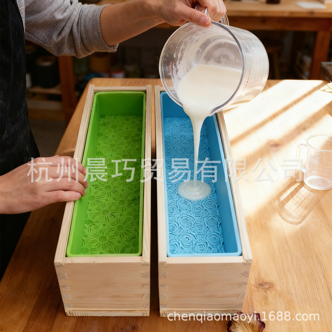 2-in-1 rectangular rose silicone mold with wooden frame handmade soap insulation toast easy demoulding anti-rising 1200ml