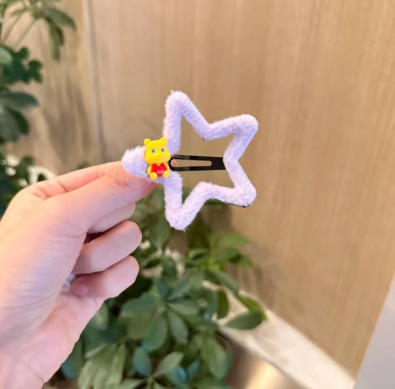 Otoño e invierno nuevos niños de dibujos animados estrella de cinco puntas de felpa horquilla Bangs clip lateral linda chica estrella horquilla rota