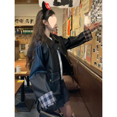 香港風の復古的な襟をめくって皮の服のコートの女性2025春秋の新型の高級感のゆったりしている黒色のジャケットの上着をつなぎ合わせます。