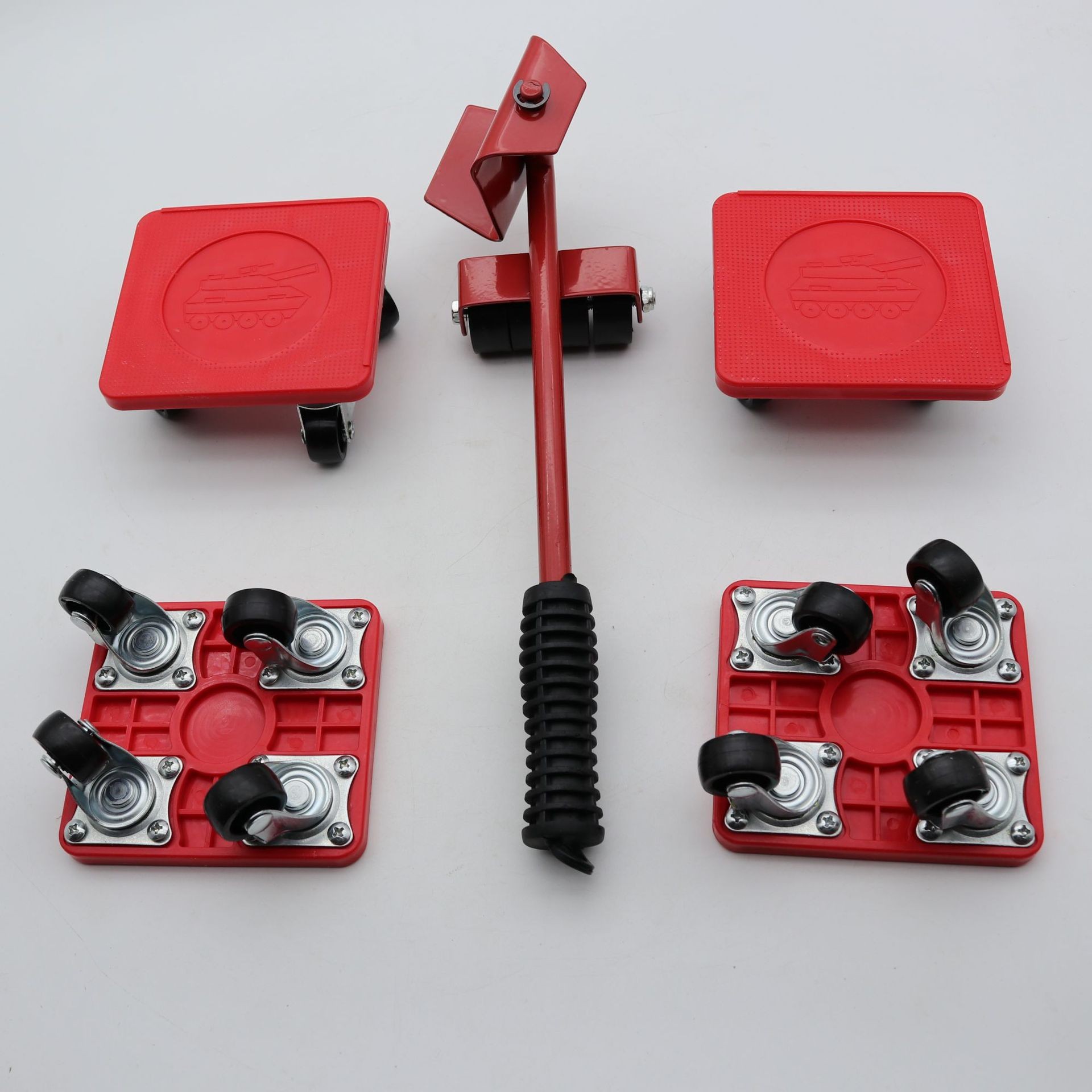 빨간색 탱크형 이삿짐 운반기