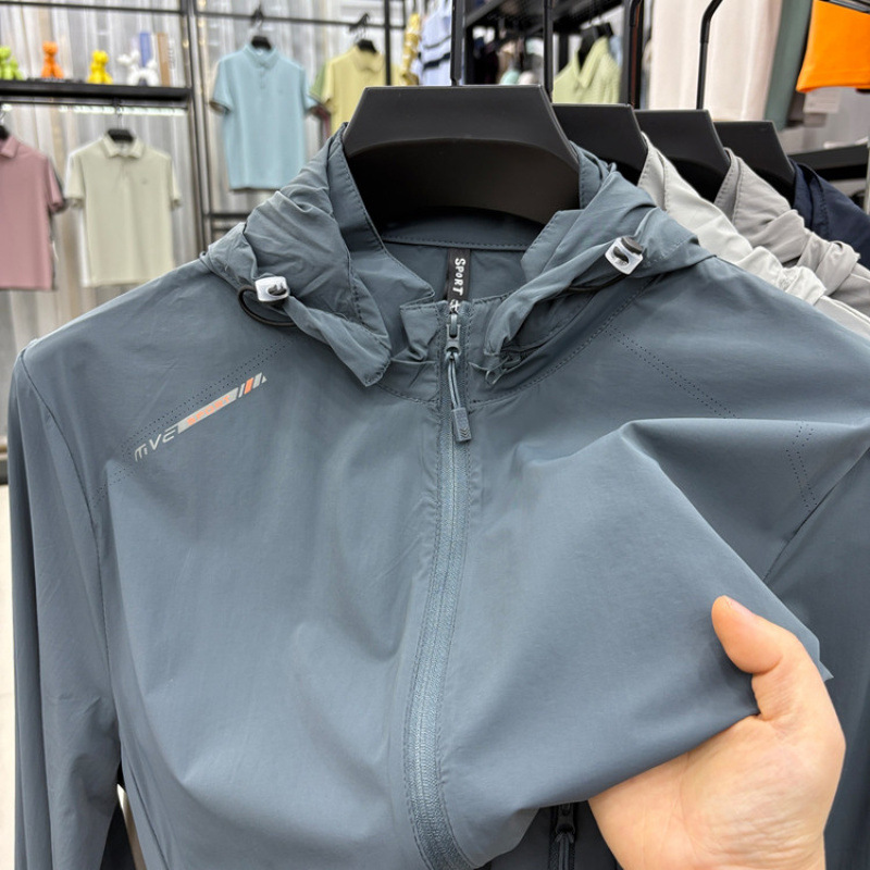 2025 ropa de protección solar de verano nuevos productos para hombres, sin costuras, moda con capucha, nueva ropa de piel para jóvenes y de mediana edad para hombres