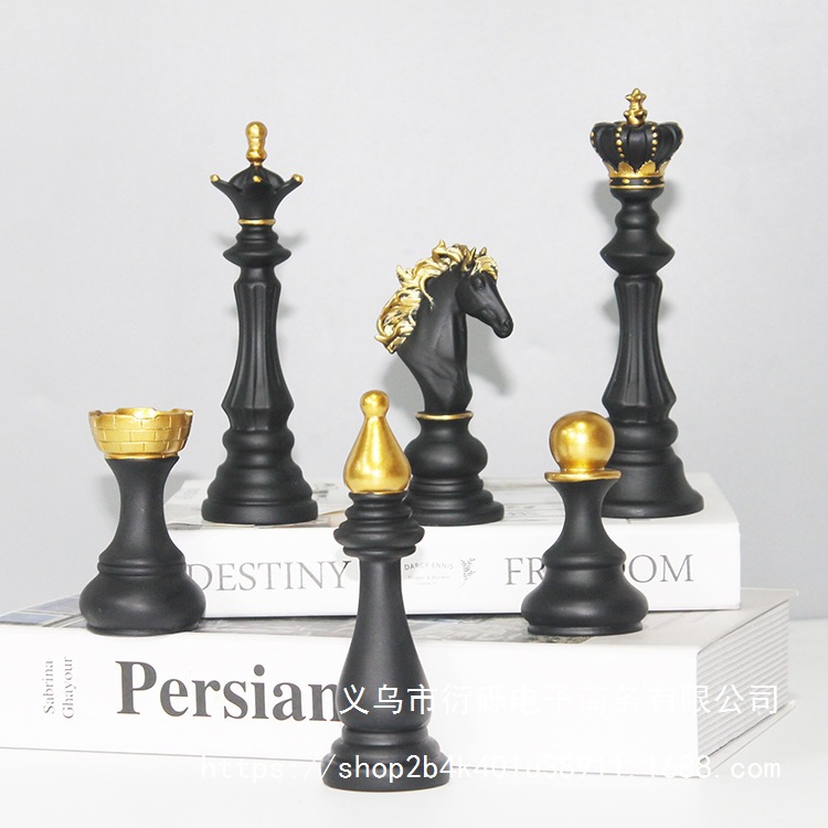 Decoración creativa para el hogar Ajedrez Decoración de resina Ventana Decoración para el hogar Muebles de ajedrez blanco y negro