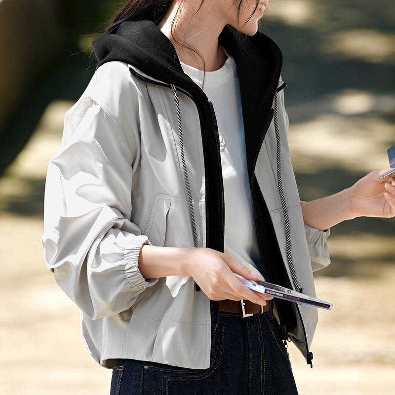 假两件撞色拼接连帽外套女秋季轻户外休闲风好看短款上衣|undefined