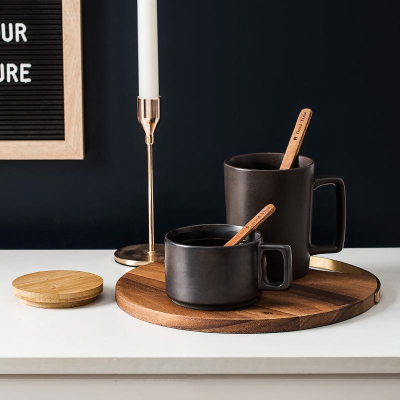 Taza de café de cerámica nórdica estilo europeo pequeño lujo simple personalidad elegante de gama alta taza con tapa