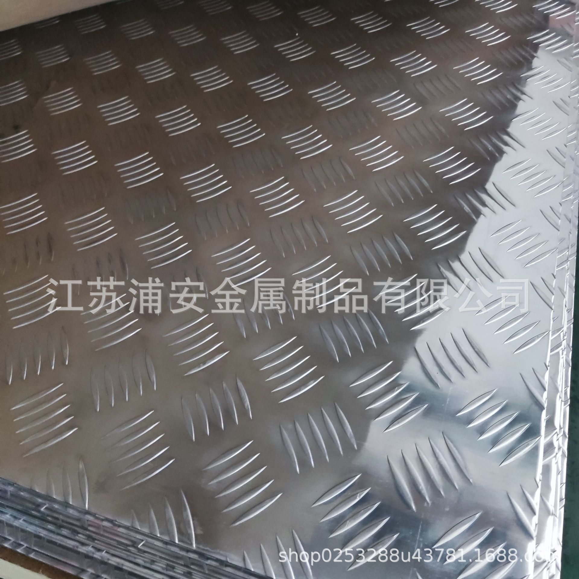 厂家现货销售304不锈钢水波纹板 压花彩色板 大中小水波纹-阿里巴巴