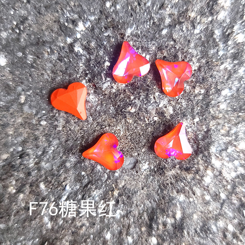 日系網紅美甲小飾品極光幻彩歪心鑽尖底玻璃愛心鑽七彩美甲鑽批發