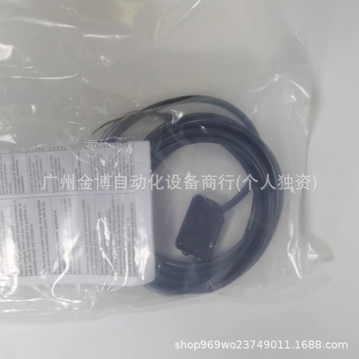 E3Z-D61   全 新 原装现货     议价