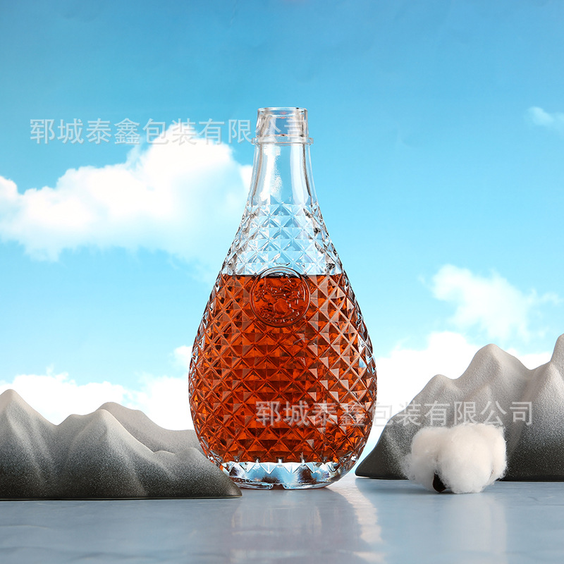 厂家供应700ml晶白料酒瓶玻璃瓶木塞葡萄酒瓶白兰地XO洋酒