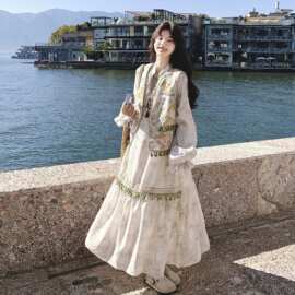 浪漫民族风流苏连衣裙刺绣马甲两件套女2026早秋云南出游明媚穿搭