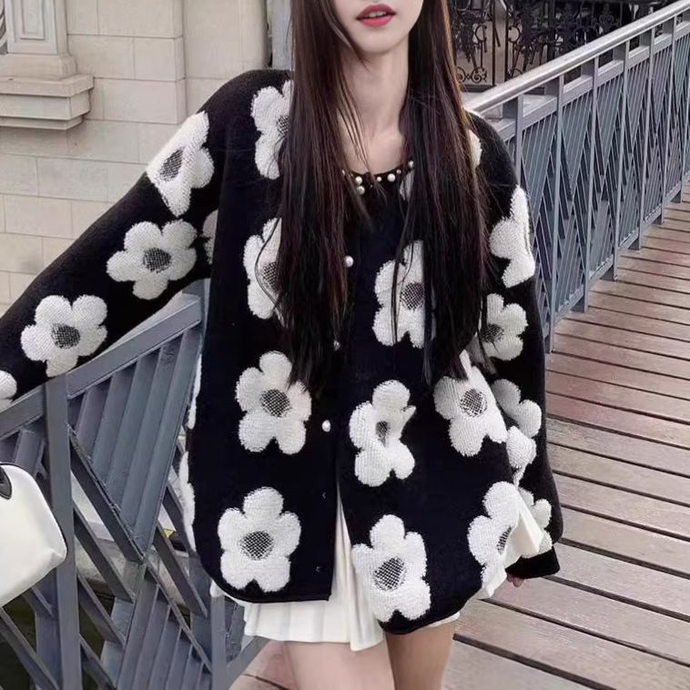 Cross-border French-style gentle floral sweater cardigan, loose and slimming knit top for women, fashionable and casual Cross-border French-style gentle floral sweater cardigan, loose and slimming knit top for women, fashionable and casual