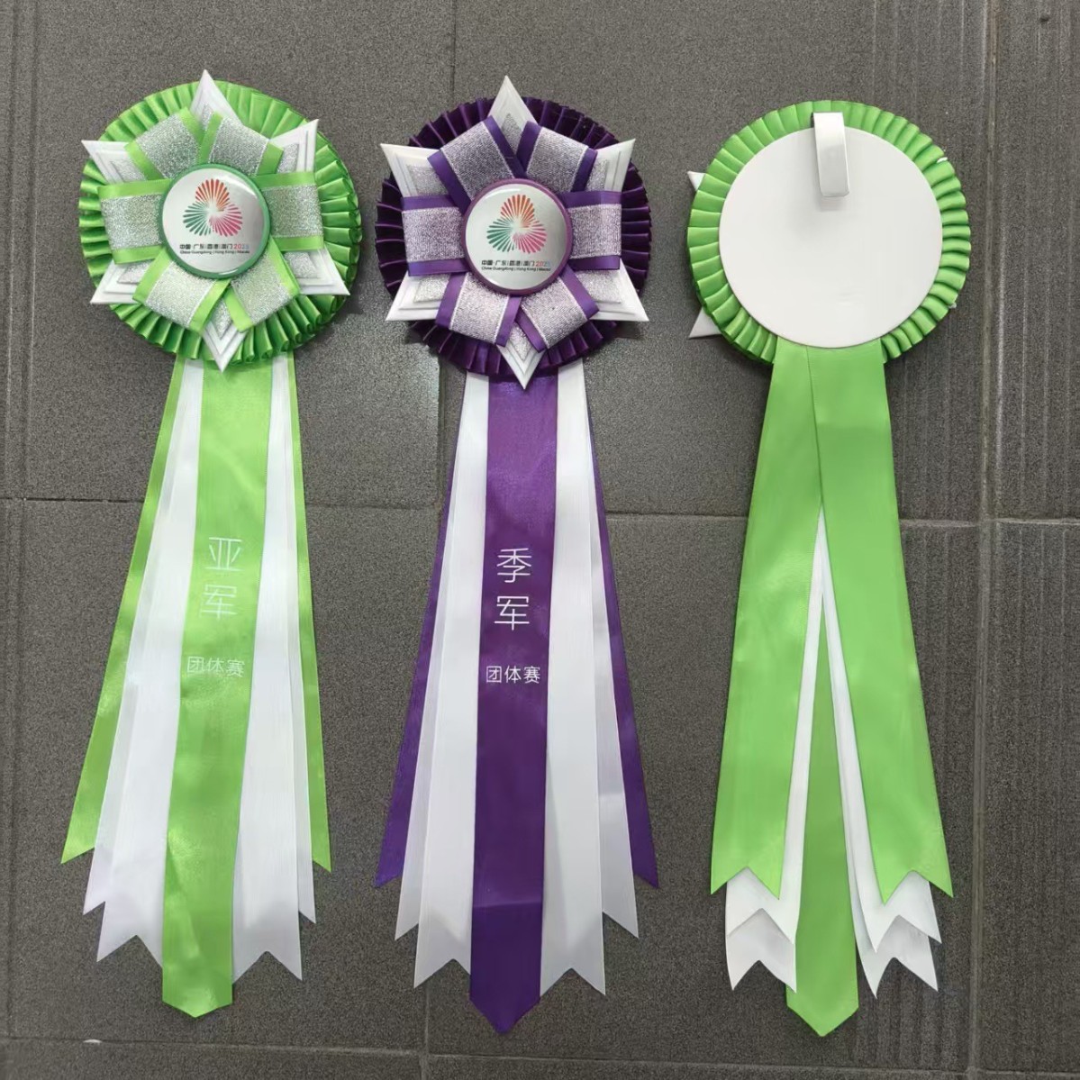 厂家供应奖花胸花徽章缎带花边徽章婚庆 胸花徽章批发