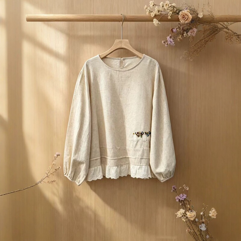 Japanese-style Mori-style embroidered floral cotton-linen blouse for women, new autumn collection, with lace-trimmed hem, loose fit, versatile and age-reducing shirt