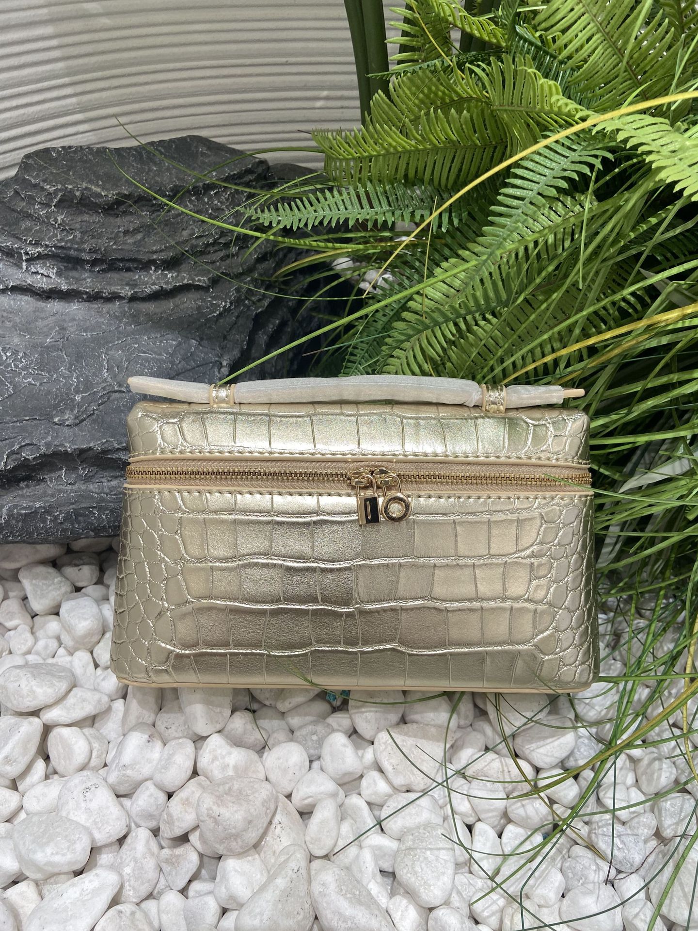 LP19gigi 同型化粧品袋 クロコダイル柄 ボックスバッグ 本革 ランチボックスバッグ ショルダー クロスボディ ポータブル 小さめ スクエアバッグ