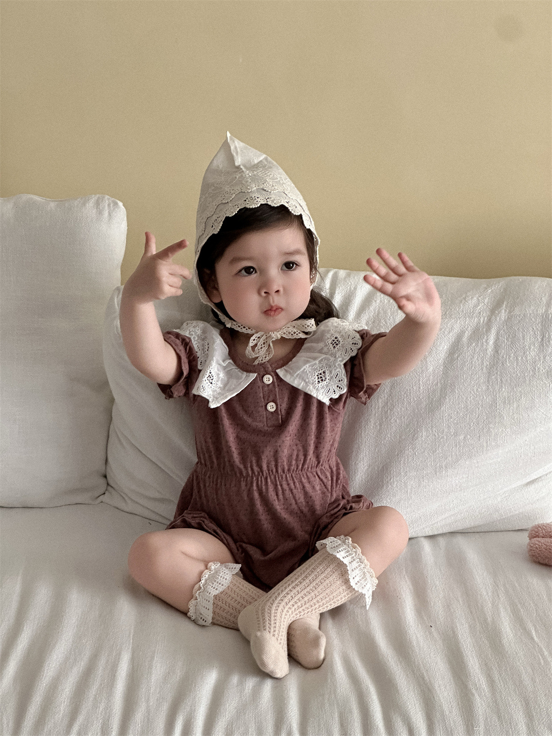 Bebé de manga corta triángulo trepando verano delgado 2025 ropa de verano para bebés ropa para niños coreanos cuello de encaje de bebé con hebilla abierta image 7