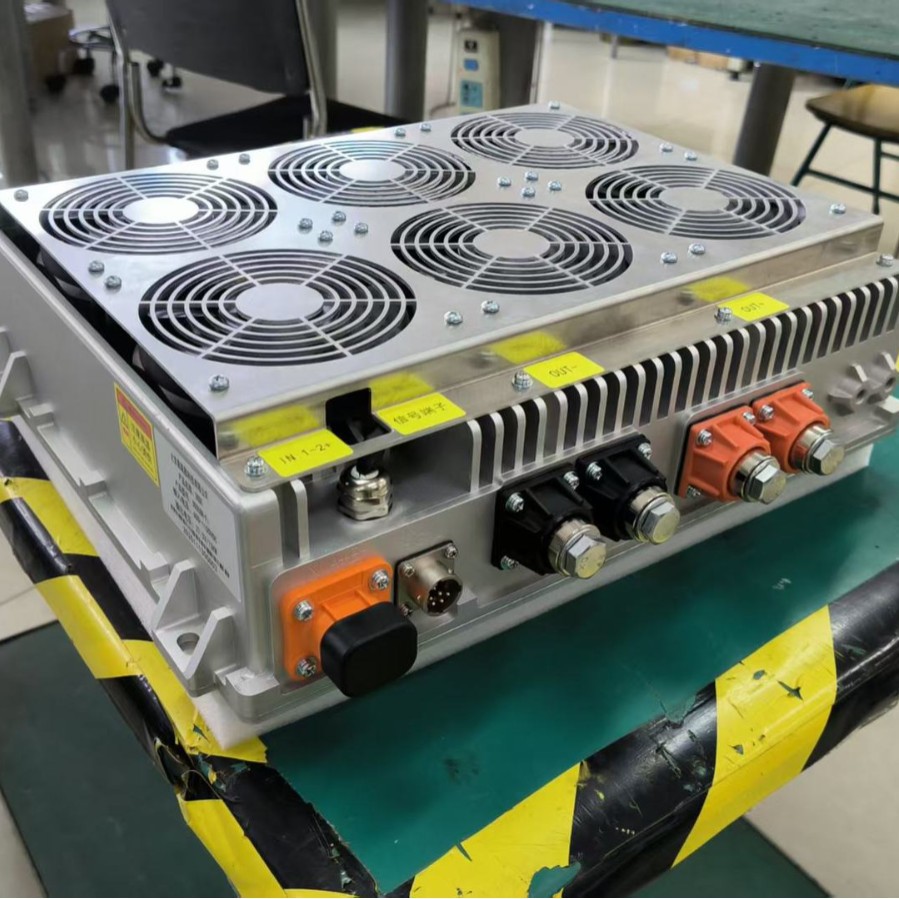 输入600-1100V 输出48V  6KW车载式大功率DCDC直流电源变换器