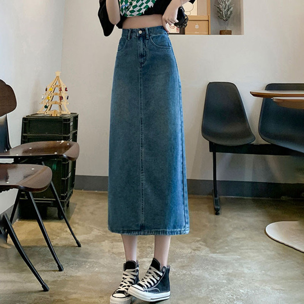 Spring long fitted denim skirt
