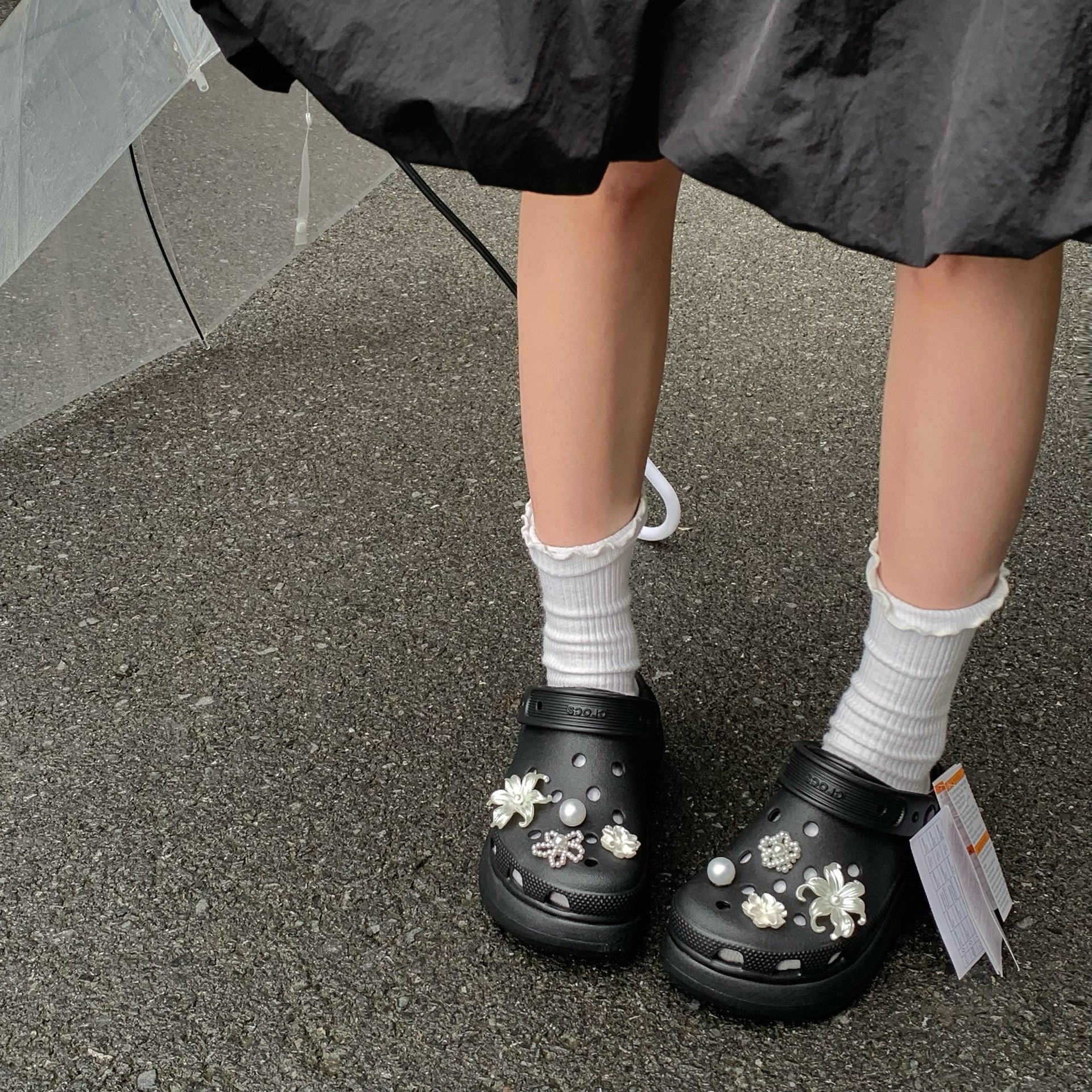 Zapatos de agujero de flor de perla de nuevo estilo original hebilla zapatos de primavera y verano flor DIY accesorios desmontables