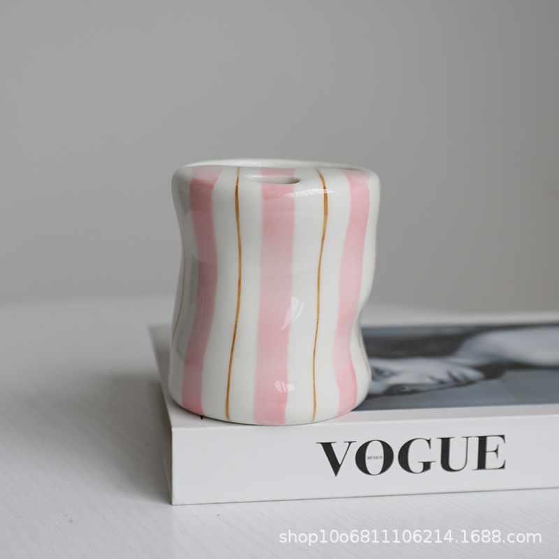 Ventas transfronterizas calientes cerámicas simples tazas de paja de café tazas de agua domésticas tazas de alto valor de cara tazas de rayas coreanas pintadas a mano tazas