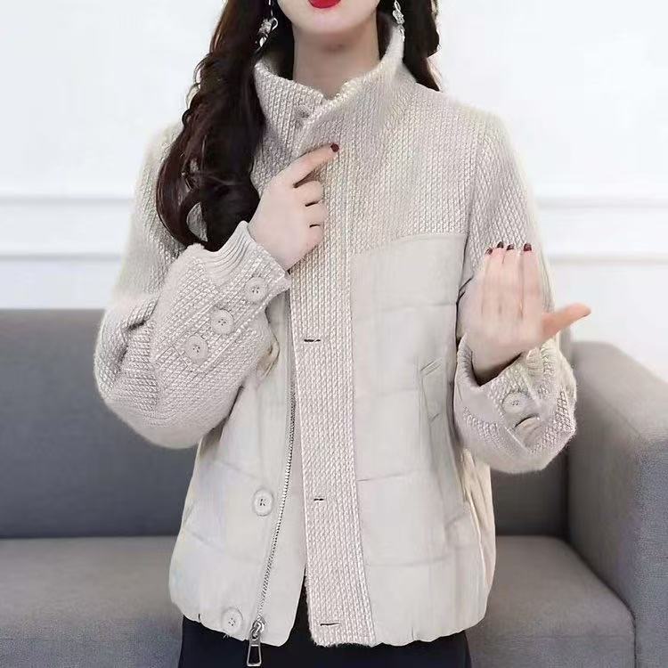 One-Piece Knitted Cotton Jacket for Winter, Fashionable and Stylish, Slimming and Versatile, Casual Stand-Collar Short Cotton Coat One-Piece Knitted Cotton Jacket for Winter, Fashionable and Stylish, Slimming and Versatile, Casual Stand-Collar Short Cotton Coat