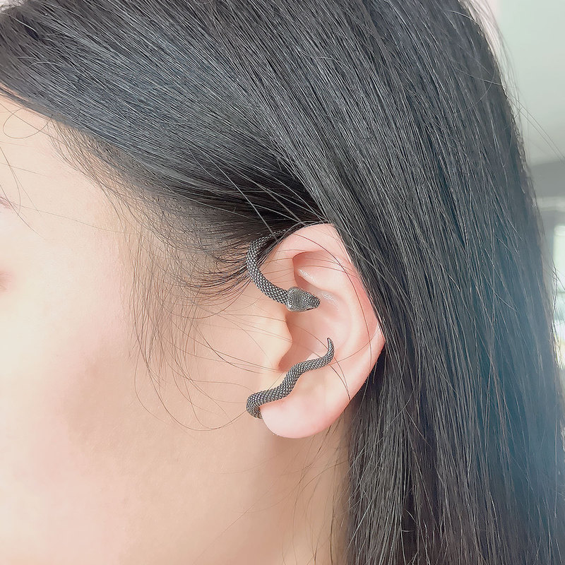 Cross-border explosions stainless steel earrings European and American personality snake big ear buckle without ear hole ear hanging jewelry titanium steel earrings wholesale Cross-border explosions stainless steel earrings European and American personality snake big ear buckle without ear hole ear hanging jewelry titanium steel earrings wholesale