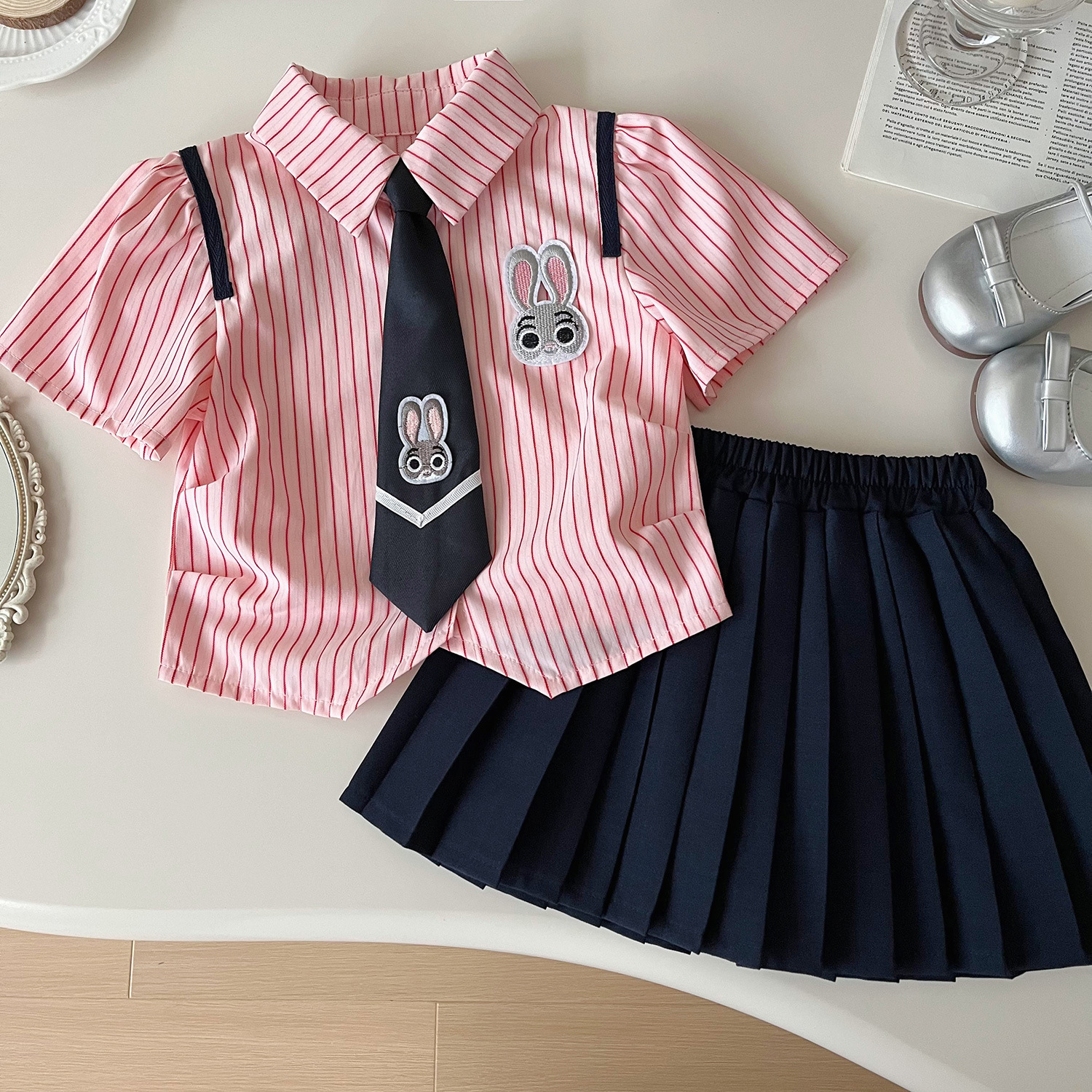 Mädchen Hasen Uniform Set Kurzarmbluse Und Plisseerock_voghion.com