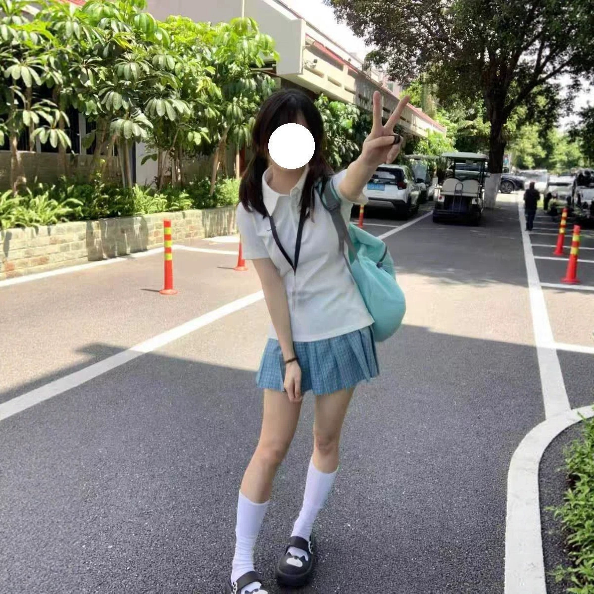 小清新学院风小个子穿搭白色收腰短袖polo衫搭配松蓝格裙显瘦套装