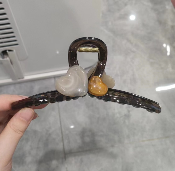 可爱爱心抓夹女新款爆款高级感盘发鲨鱼夹发夹子发卡头饰|undefined