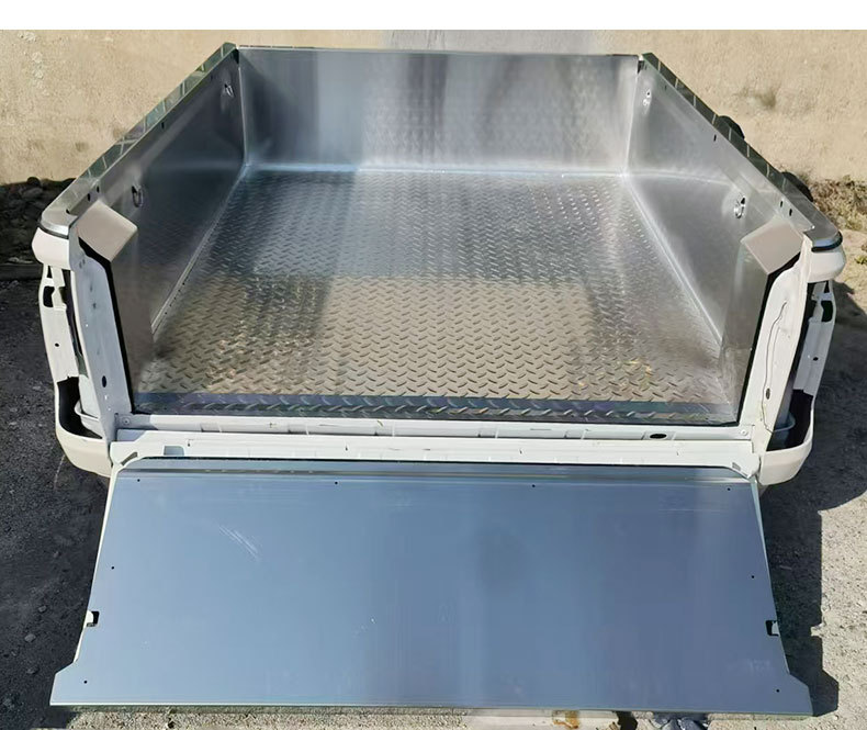 2025 New Model Jmc Baojian Extended Version Flat Bottom Cargo Box Trunk Rear Bucket Silver Stainless Steel Cargo Box Pad